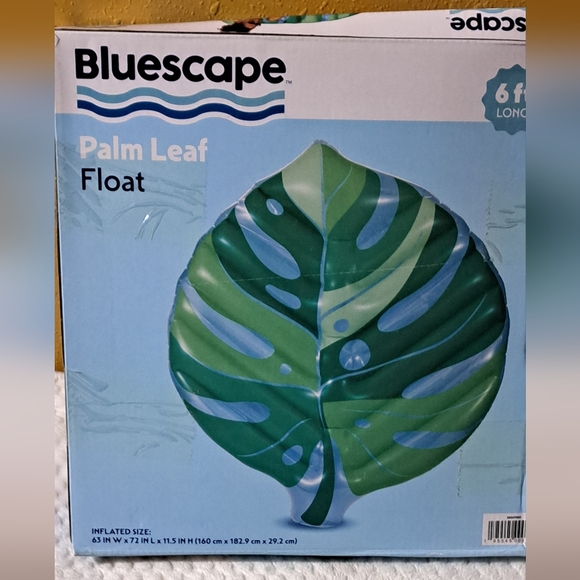 New Bluescape Palm Leaf Float - Picture 2 of 3